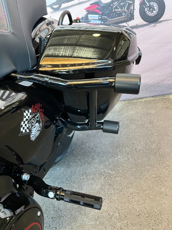 2024 Harley-davidson FLTRXSTSE CVO RD GLIDE ST 121 RAVEN METALLIC
