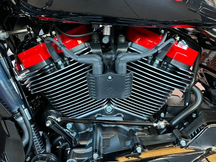 2024 Harley-davidson FLTRXSTSE CVO RD GLIDE ST 121 RAVEN METALLIC