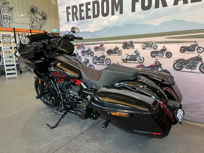 2024 Harley-davidson FLTRXSTSE CVO RD GLIDE ST 121 RAVEN METALLIC