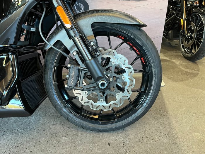2024 Harley-davidson FLTRXSTSE CVO RD GLIDE ST 121 RAVEN METALLIC