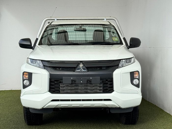2024 Mitsubishi Triton GLX