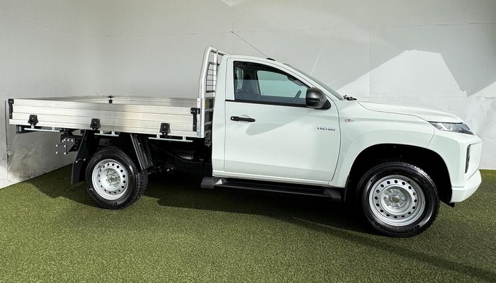 2024 Mitsubishi Triton GLX