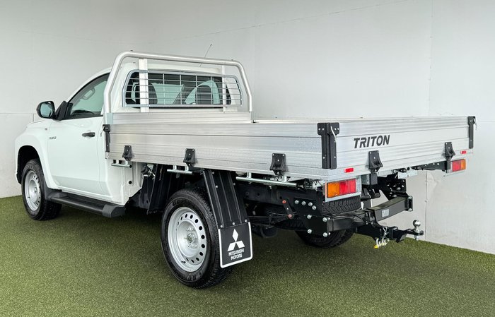 2024 Mitsubishi Triton GLX
