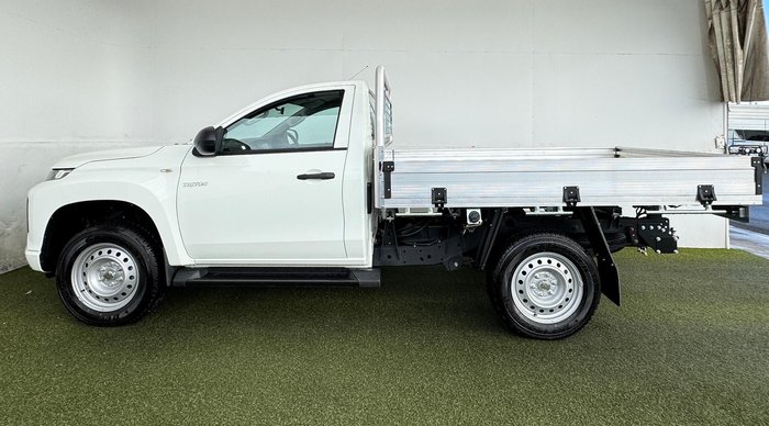 2024 Mitsubishi Triton GLX