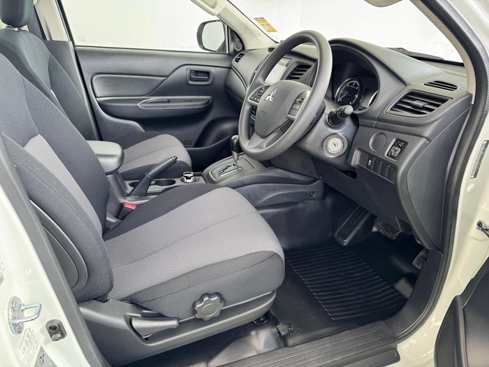 2024 Mitsubishi Triton GLX