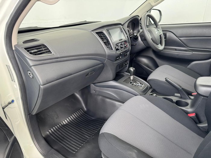 2024 Mitsubishi Triton GLX