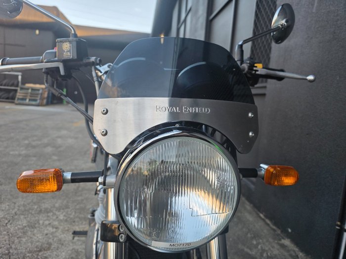 2019 Royal Enfield INTERCEPTOR 650 CHROME beige