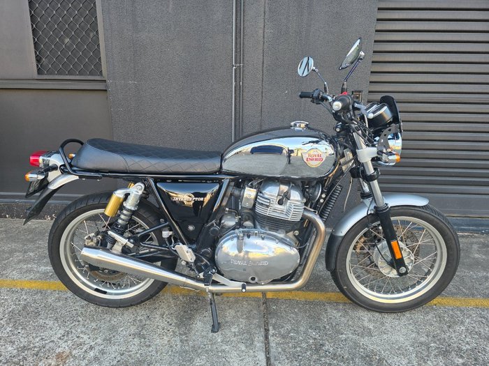 2019 Royal Enfield INTERCEPTOR 650 CHROME beige