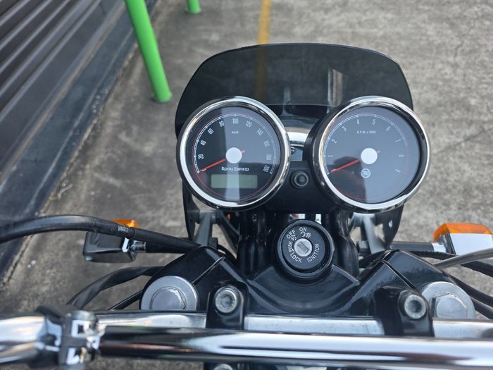 2019 Royal Enfield INTERCEPTOR 650 CHROME beige