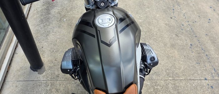 2024 BMW Motorrad R NINE T BROWN
