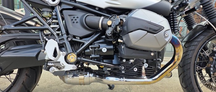 2024 BMW Motorrad R NINE T BROWN