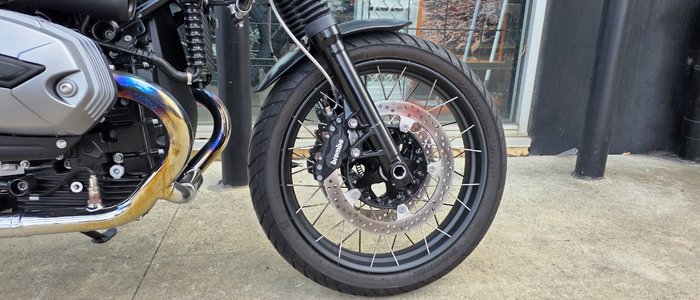 2024 BMW Motorrad R NINE T BROWN