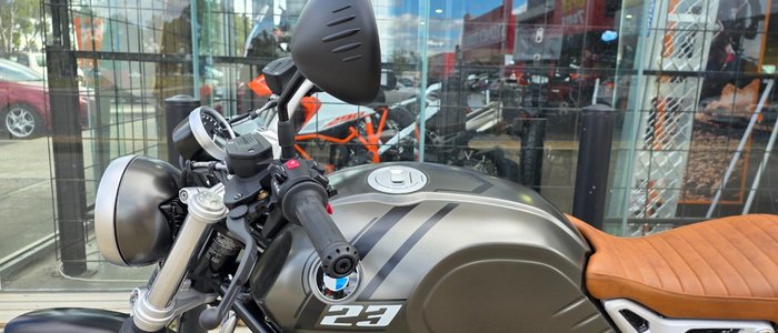 2024 BMW Motorrad R NINE T BROWN