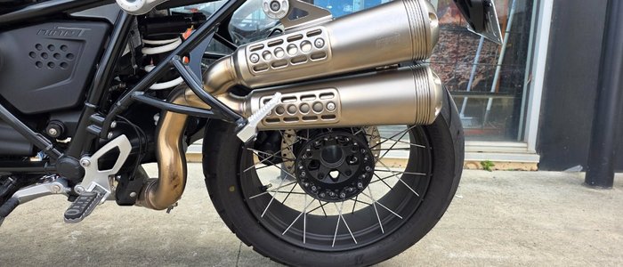 2024 BMW Motorrad R NINE T BROWN