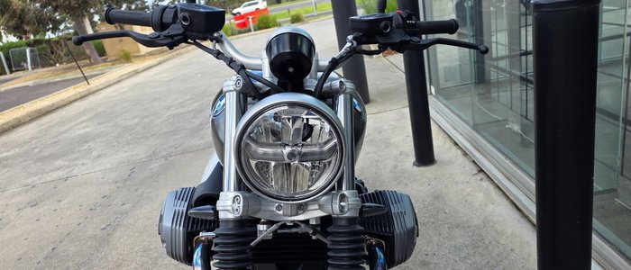 2024 BMW Motorrad R NINE T BROWN