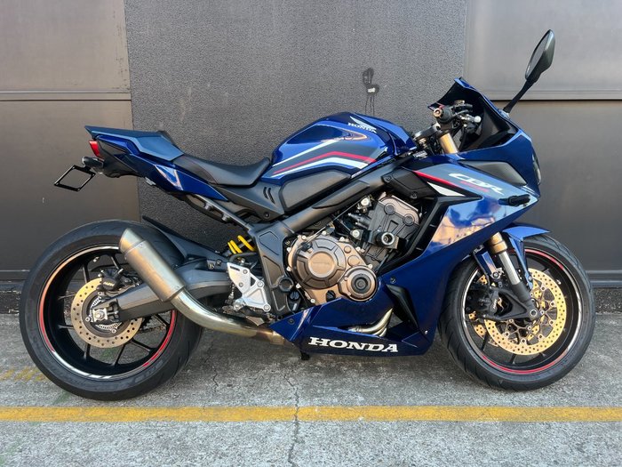 2022 Honda CBR650R BLUE