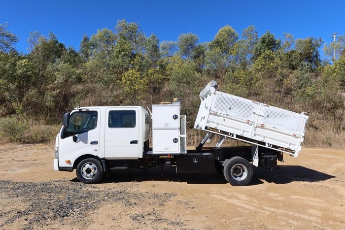 2015 Hino 300 Series 917 X Long