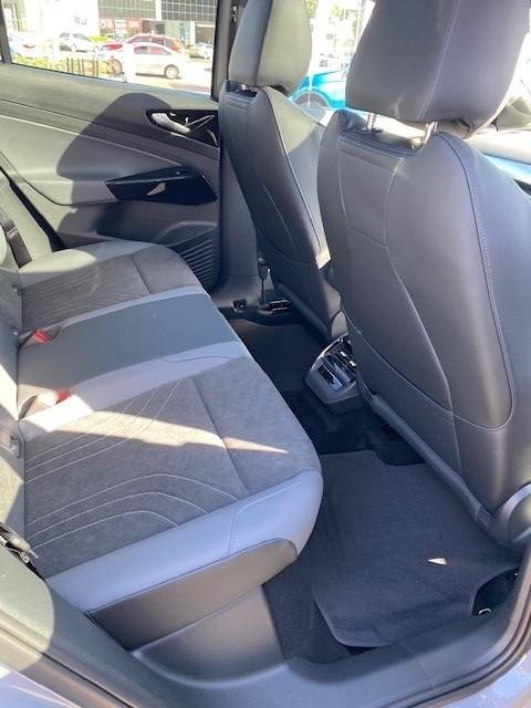 2025 Volkswagen ID.4 Pro