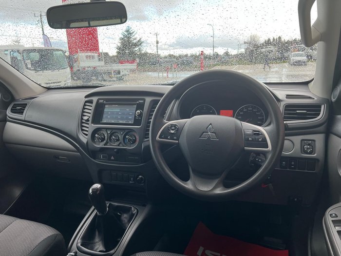2017 Mitsubishi Triton GLX MQ MY17 4X4 Dual Range White