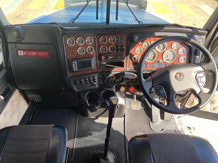 2018 Kenworth T409 Sar 1 White