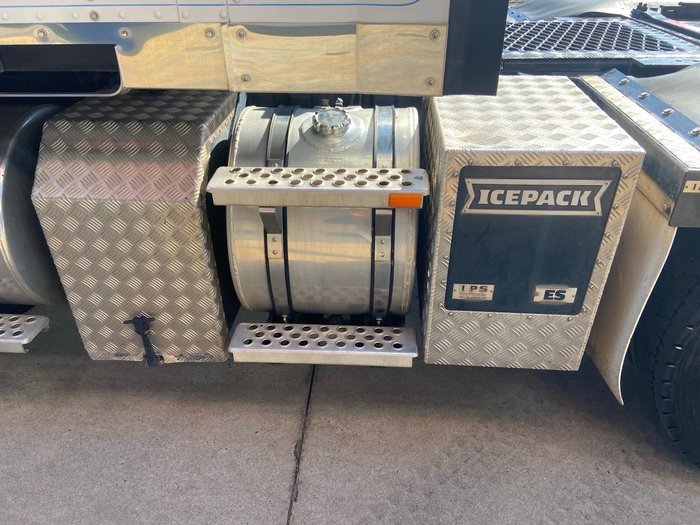 2018 Kenworth T409 Sar 1 White