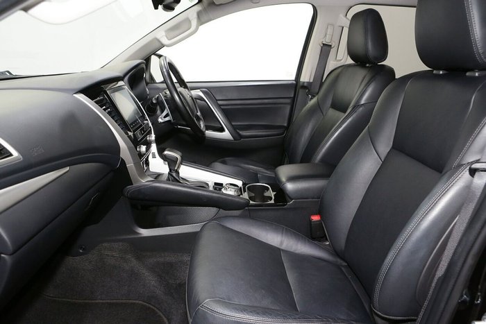 2022 Mitsubishi Pajero Sport Exceed