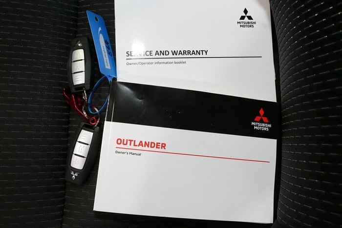 2024 Mitsubishi Outlander LS