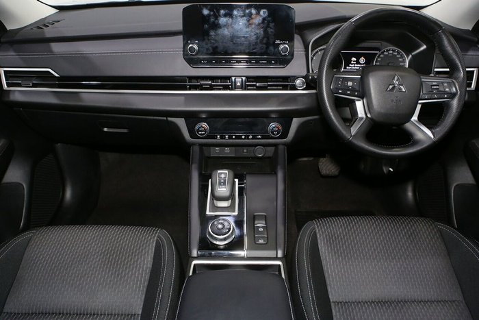 2024 Mitsubishi Outlander LS