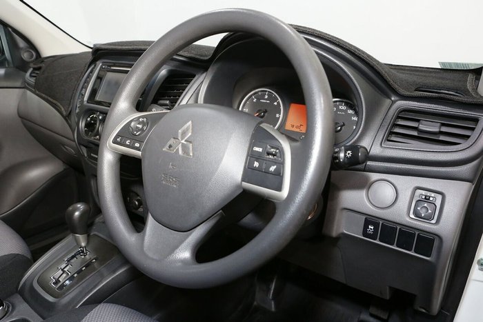 2016 Mitsubishi Triton GLX