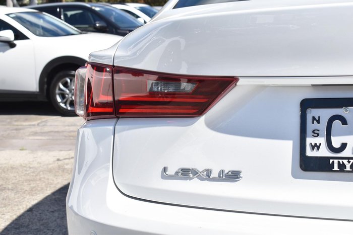 2015 Lexus IS 250 Luxury GSE30R White Pearl