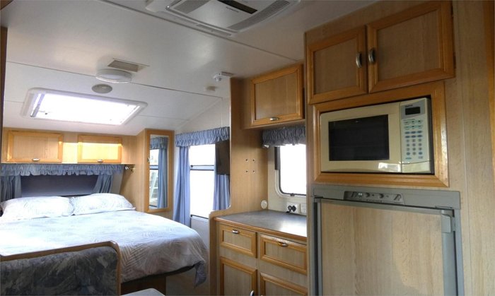 2006 Millard Endeavour Ii White
