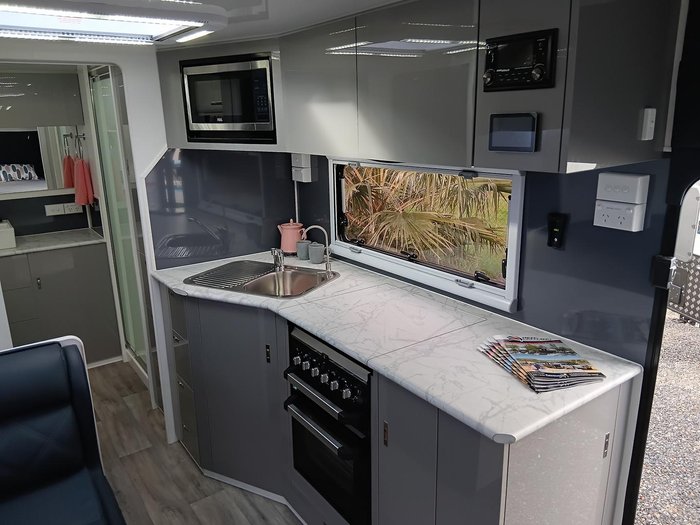 2025 Red Centre Kimberley Plus 216 Large Ensuite