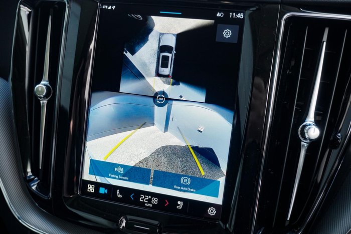 2025 Volvo XC60 Plus T8 Plug-In Hybrid