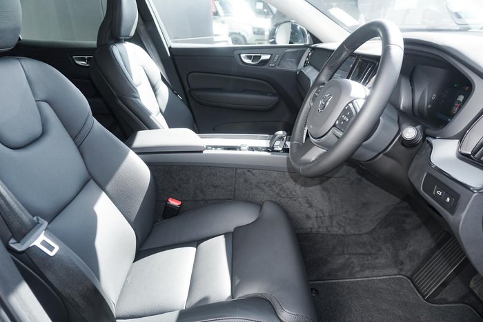 2025 Volvo XC60 Plus T8 Plug-In Hybrid