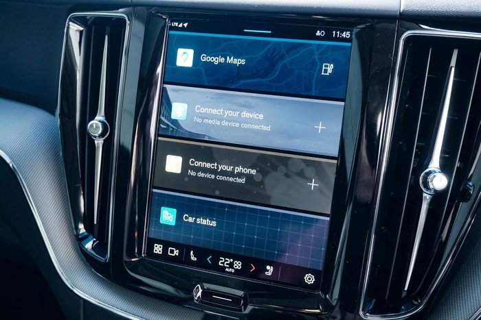 2025 Volvo XC60 Plus T8 Plug-In Hybrid