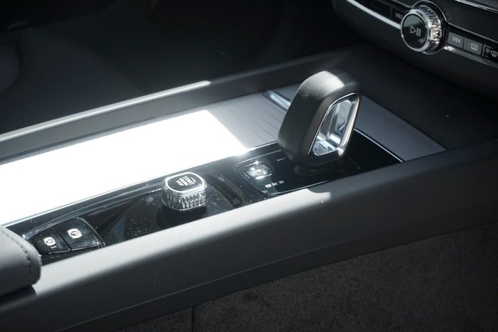 2025 Volvo XC60 Plus T8 Plug-In Hybrid