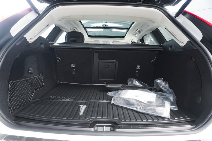 2025 Volvo XC60 Plus T8 Plug-In Hybrid