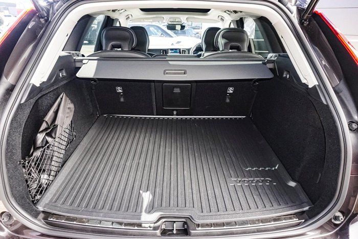 2024 Volvo XC60 Ultra B5 Bright