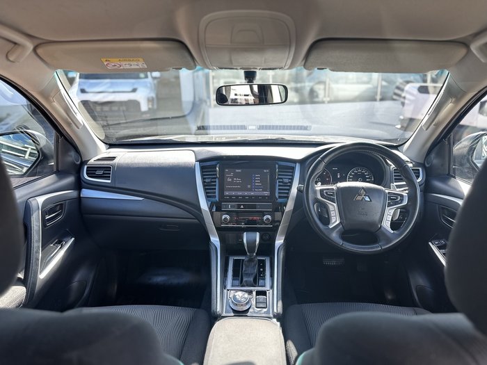 2021 Mitsubishi Pajero Sport GLX