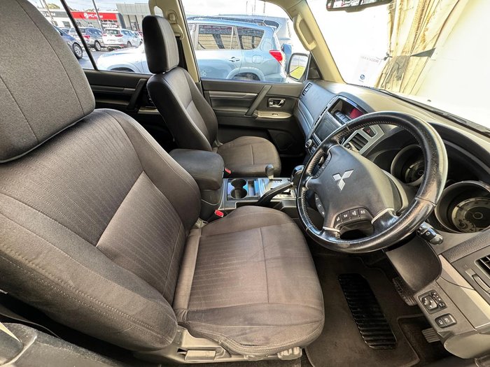 2016 Mitsubishi Pajero GLX