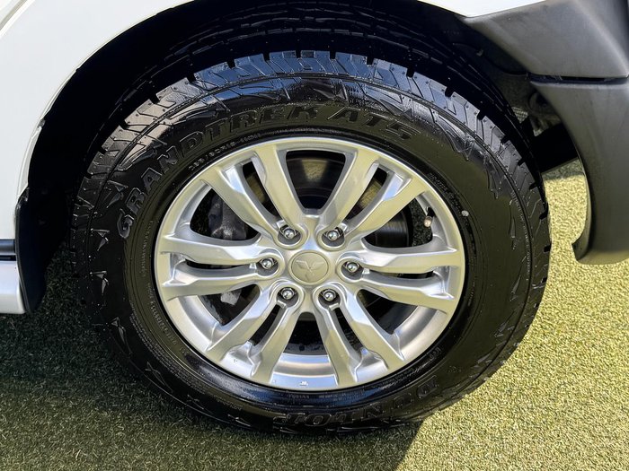 2016 Mitsubishi Pajero GLX