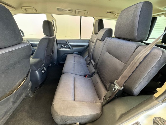 2016 Mitsubishi Pajero GLX
