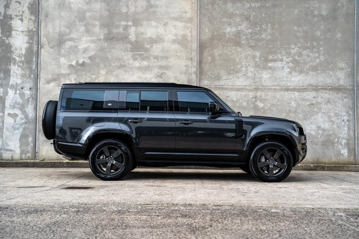 2024 Land Rover Defender 130 D300 X-Dynamic SE