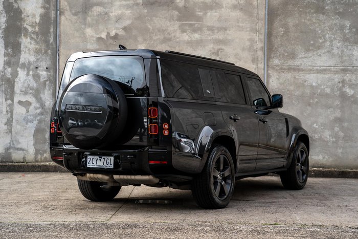 2024 Land Rover Defender 130 D300 X-Dynamic SE