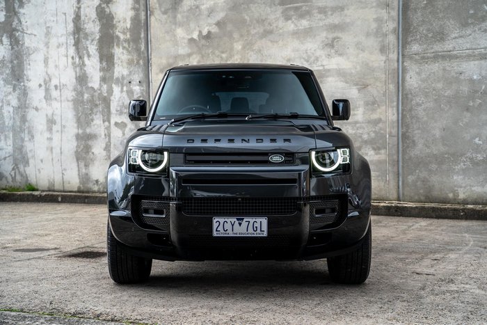 2024 Land Rover Defender 130 D300 X-Dynamic SE