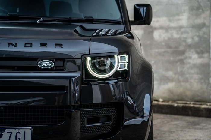 2024 Land Rover Defender 130 D300 X-Dynamic SE