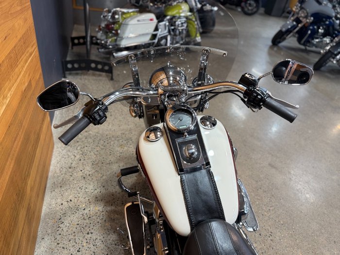 2013 Harley-davidson FLSTN SOFTAIL DELUXE White