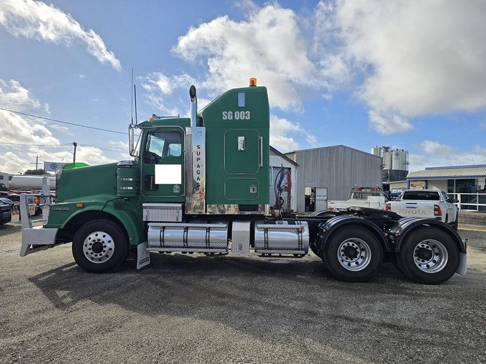 2010 Kenworth T658 
