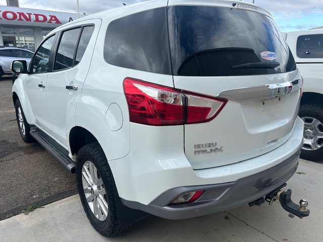 2017 ISUZU MU-X