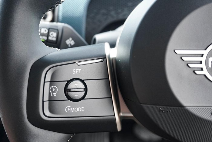 2025 MINI Countryman C Favoured